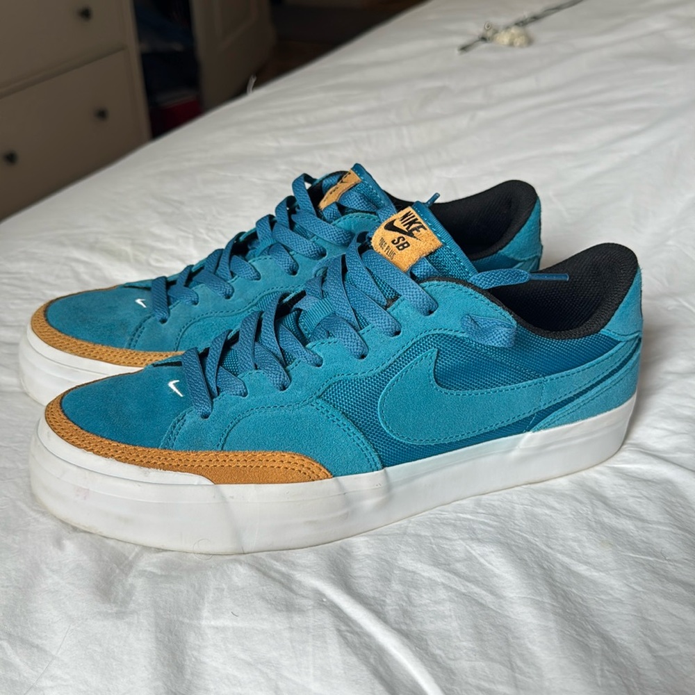 Size 11 Nike SB Pogo Plus